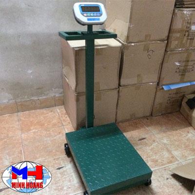 Cân bàn điện tử có bánh xe 2 3 5 tạ